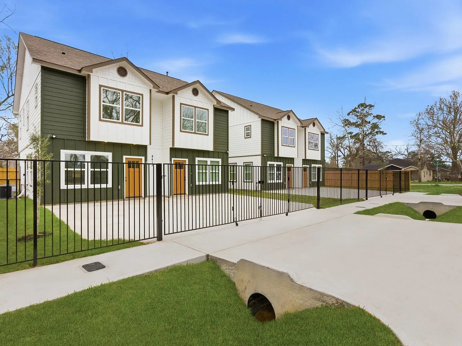 3 bed, 2.5 bath, 1216 sqft, $1,750 — Photo 3