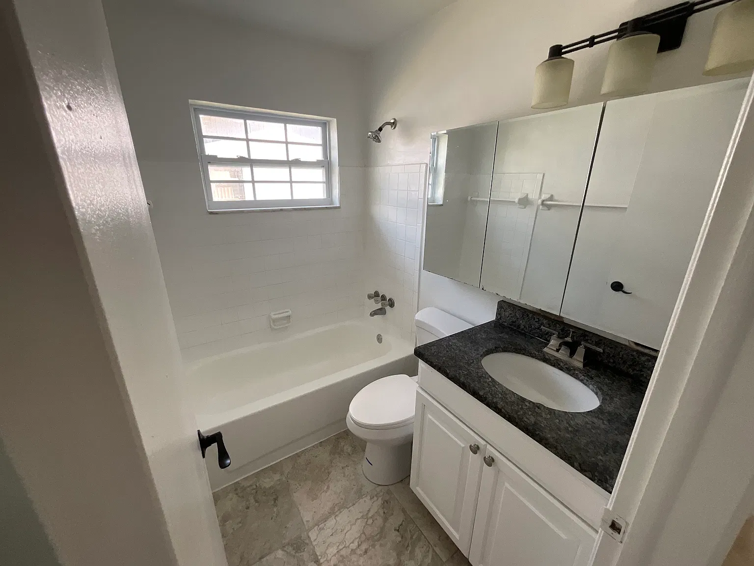 2 bed, 814 sqft, $2,190 — Photo 4