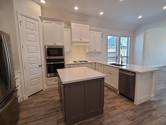 3rd image of 8474 International Falls Dr