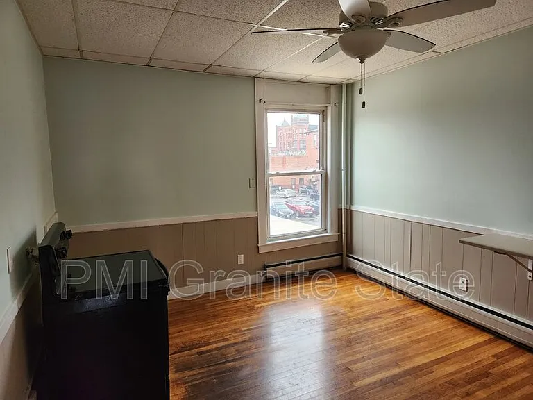 83 1/2 W Pearl St #1 — Photo 5