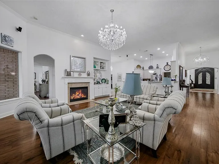 3831 Lakeridge Canyon Dr — Photo 41