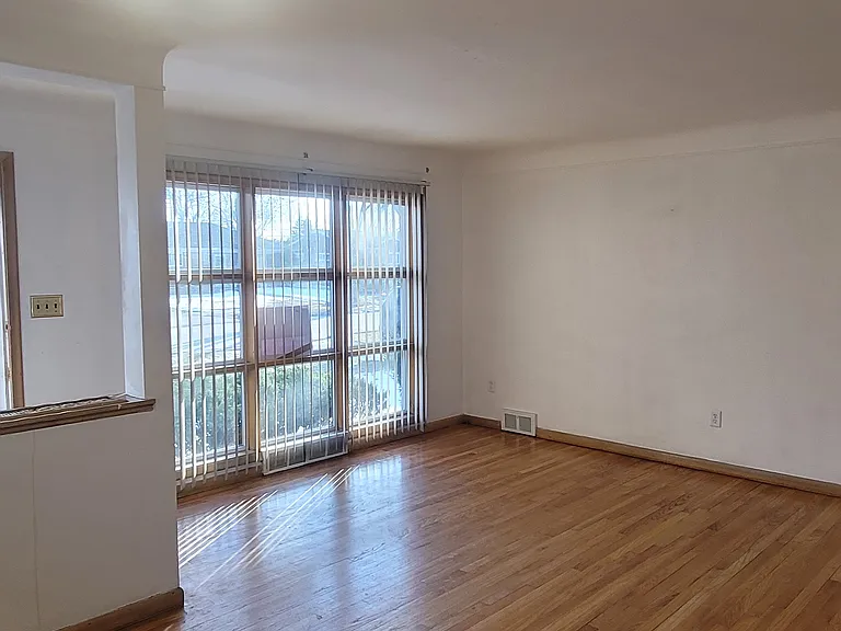26620 Baldwin St — Photo 3