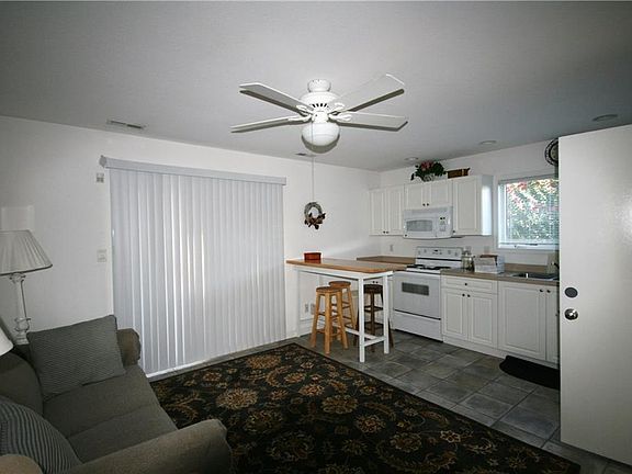3rd image of 630 Surfside Ave