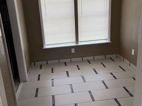 3rd image of 2510 Riggan St
