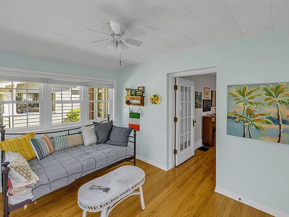 5th image of 176 N Dennis Ave
