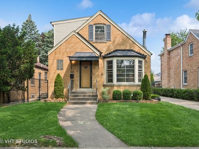 7040 N Mankato Ave, Chicago, IL, 60646