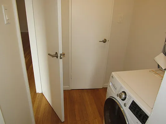 Rented by Kian Realty | media 47