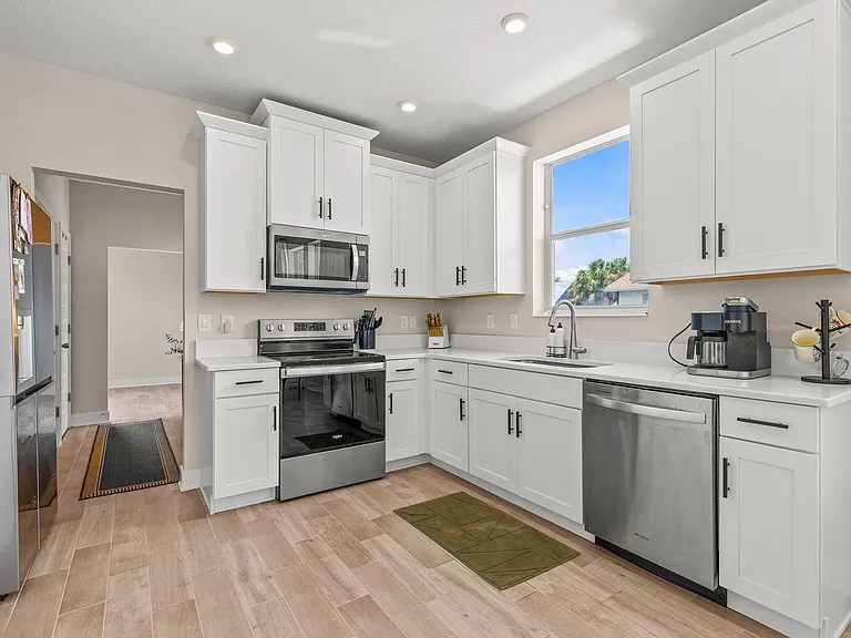2110 W Palmetto St — Photo 13