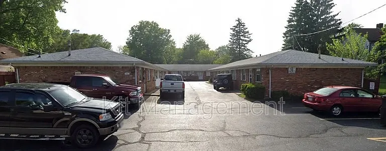 5517 Douglas Rd — Photo 1