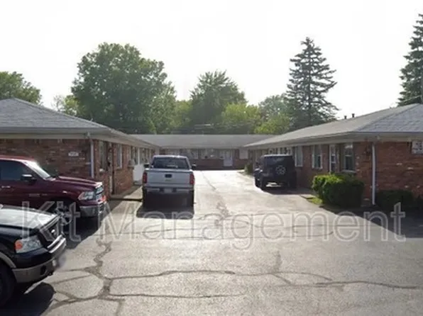 2 bed, 1.0 bath, 800 sqft, $795, 5517 Douglas Rd, Toledo, OH 43613