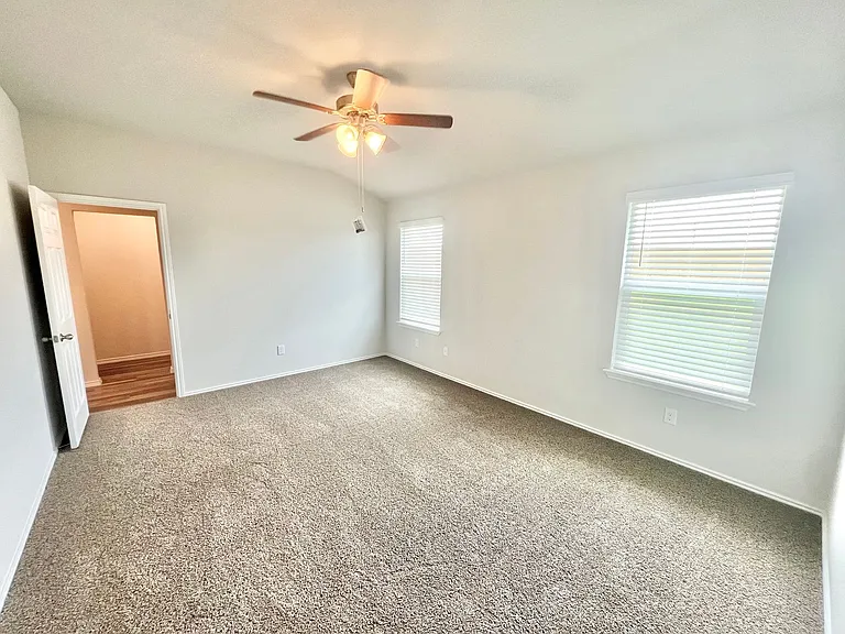7303 Gilbert Dr — Photo 8