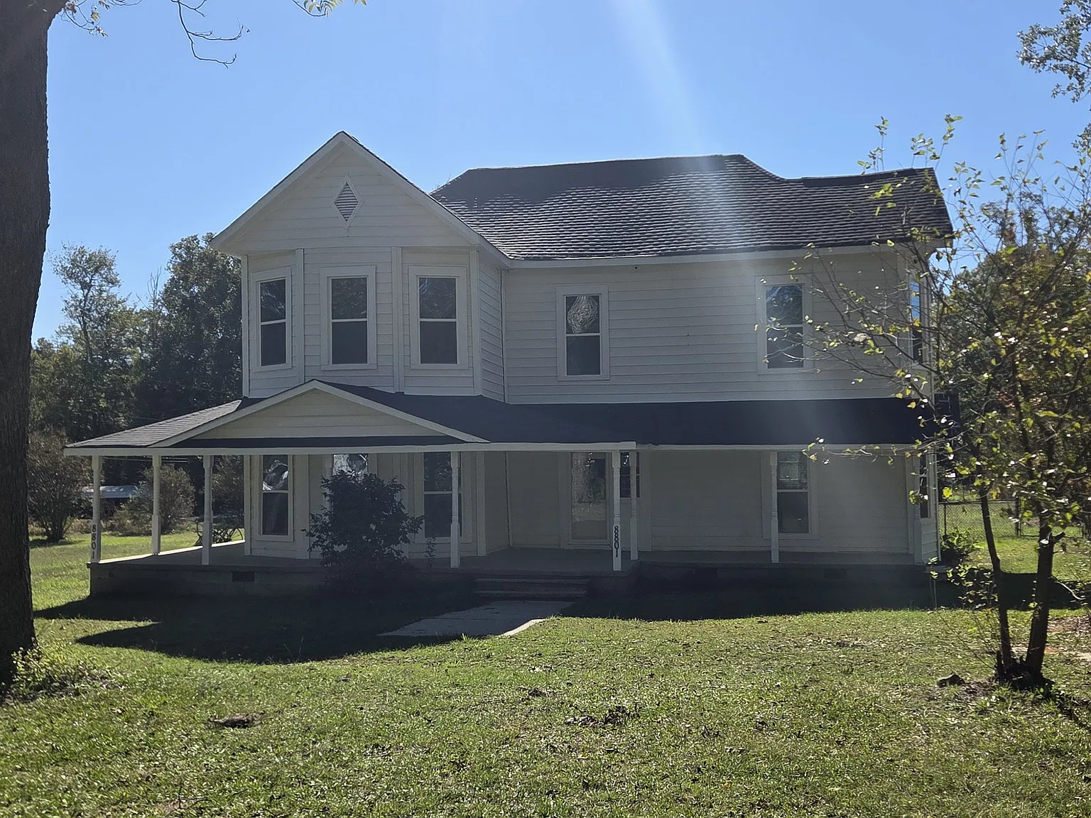 4 bed, 3000 sqft, $2,400 — Photo 2