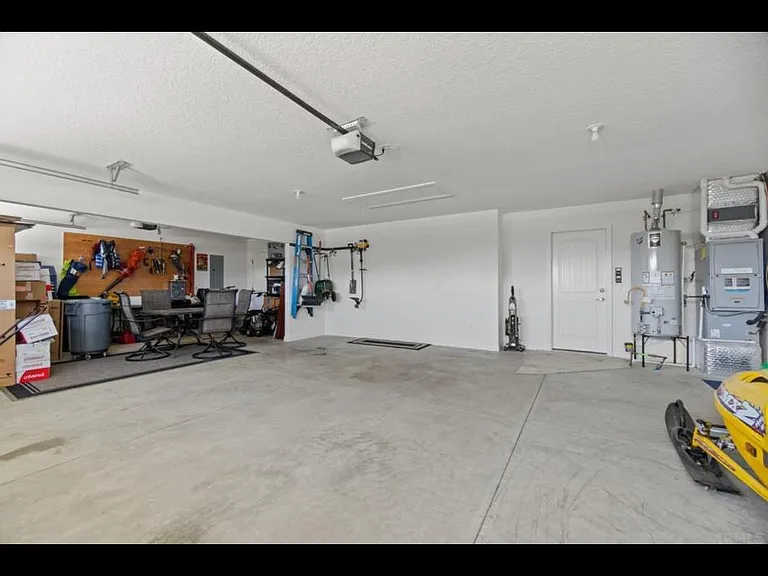 303 Edenbridge Blvd — Photo 17