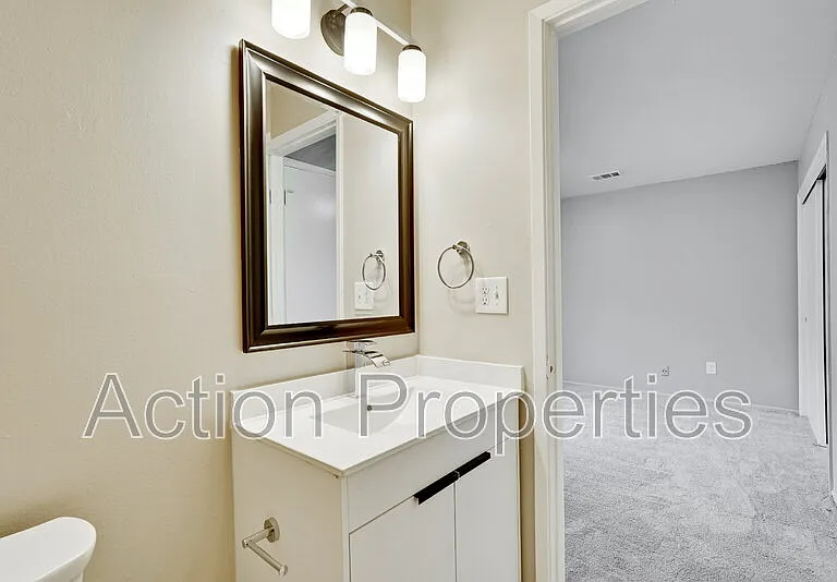 1121 Garfield Ave #4 — Photo 13