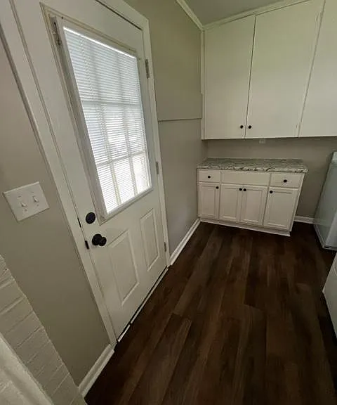920 Brown St — Photo 6