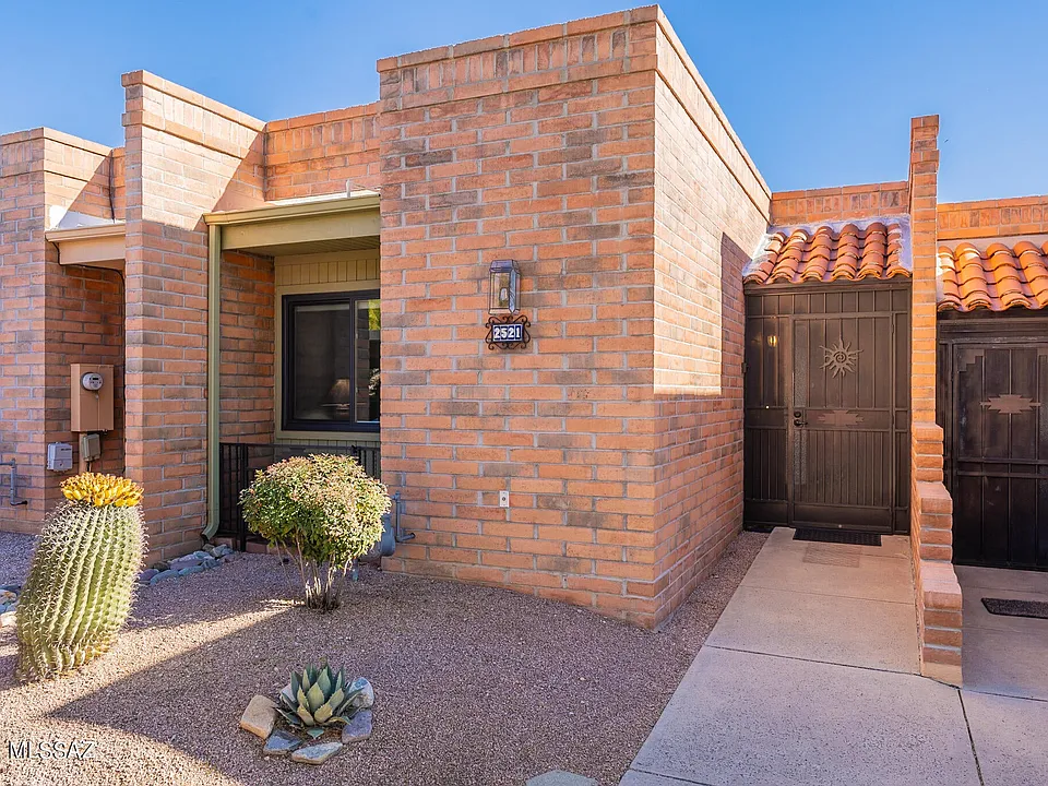 2521 S Calle Del Dante