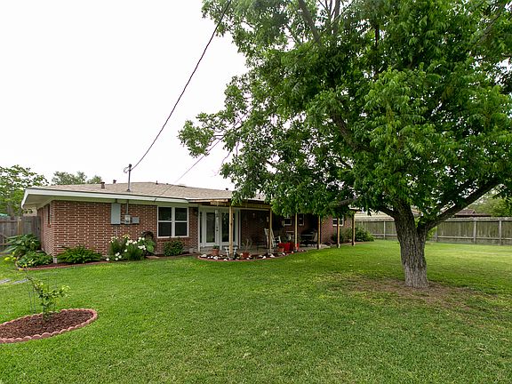 3rd image of 502 Fairfield Dr