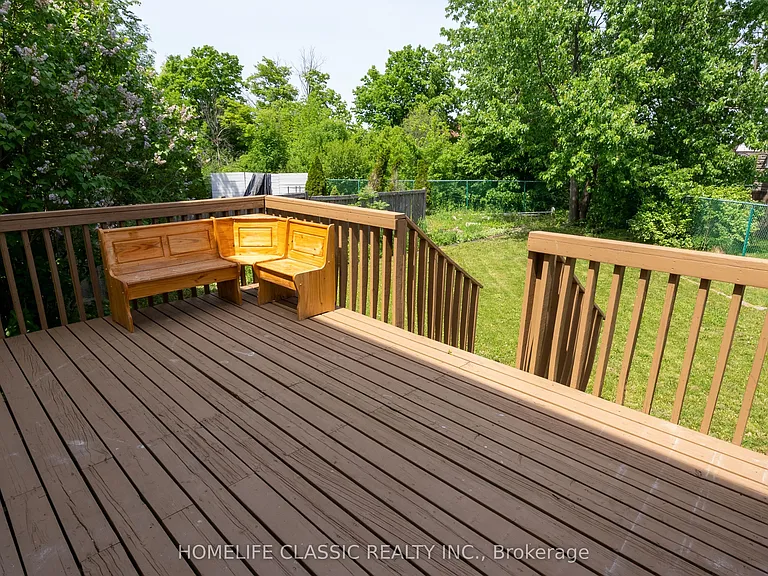 32 Rosenfeld Dr — Photo 36