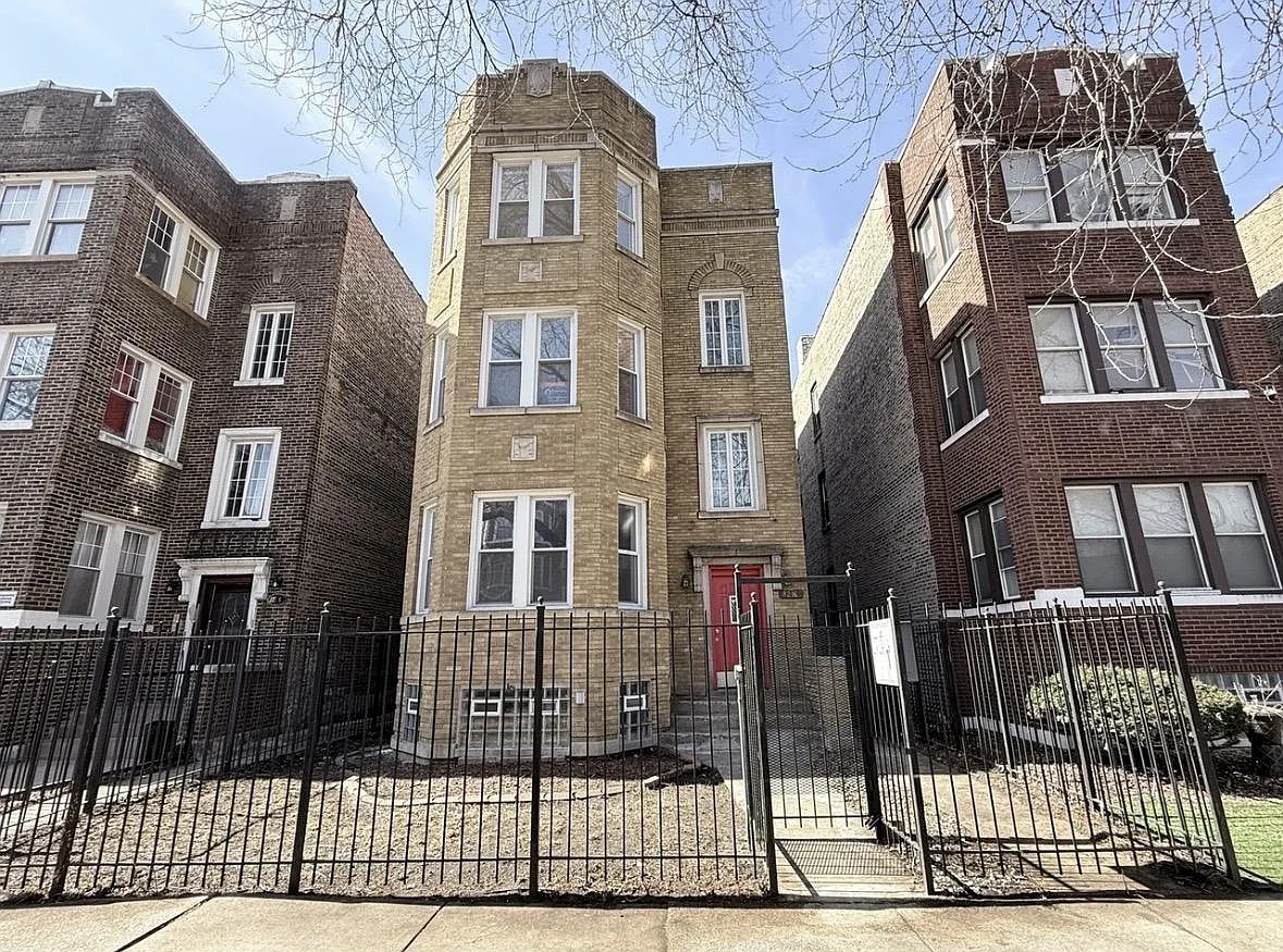 2 bed, 1.0 bath, 1400 sqft, $866 — Photo 2