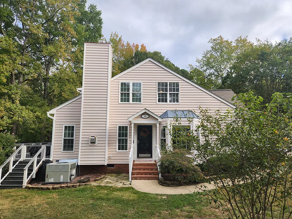 11 Duke Of Gloucester Cir
