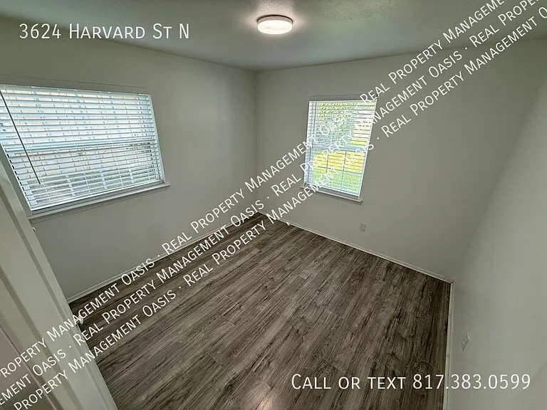 3624 Harvard St N — Photo 10
