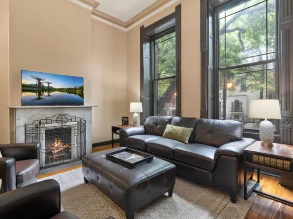 (undisclosed Address), Chicago, IL 60607