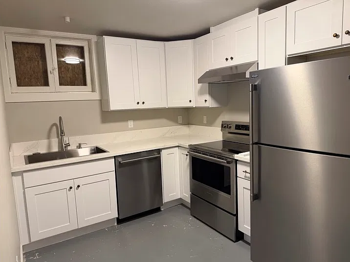 2 bed, 875 sqft, $1,950 — Photo 1