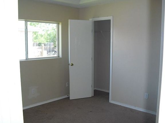 4th image of 2106 Vista Verde Cir E