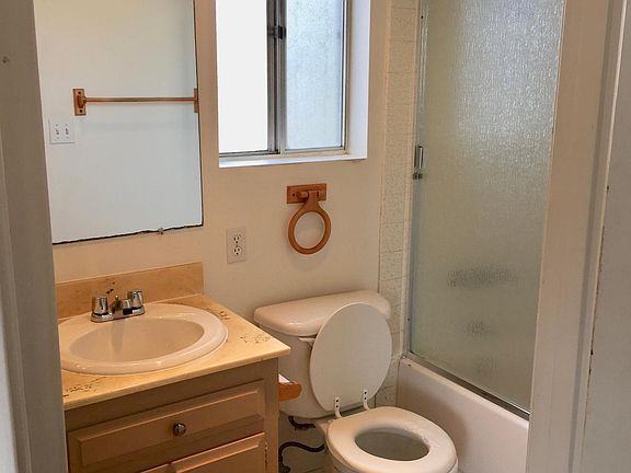 3rd image of 3030 Monroe Ave #10