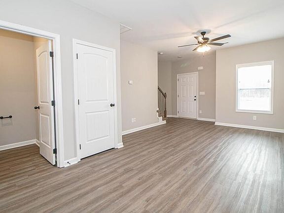 3rd image of 1115-F5 Hillwood Dr
