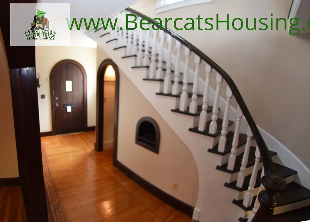 123 Front - House - 1 — Photo 4
