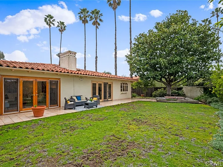1557 Granvia Altamira — Photo 47