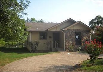 1st image of 226 Louise St