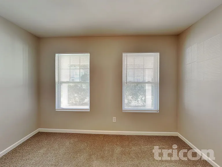 4201 Broadstairs Dr — Photo 9