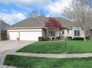 2149 S Pin Oak Dr, Springfield, MO 65809