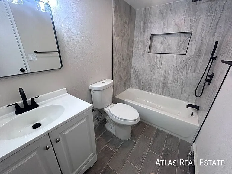 551 S Fairfax Street — Photo 15