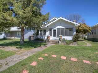 704 W Moore St, Henryetta, OK 74437