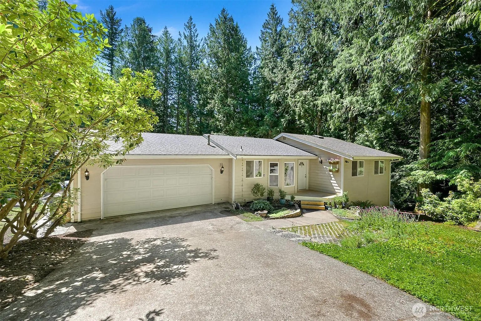 10 Cedar Place photo 1