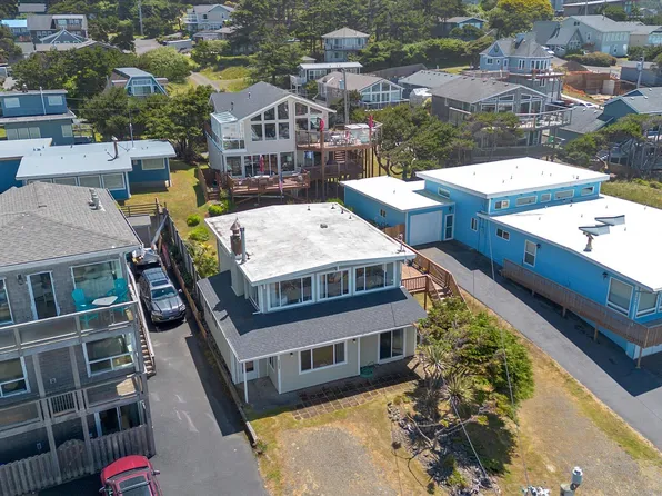 5218 NW Jetty Ave, Lincoln City, OR 97367