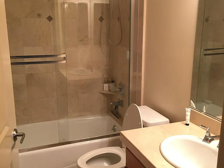 1337 Wellesley Ave #104 — Photo 15
