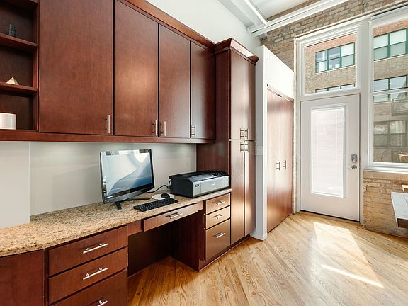 5th image of 601 Linden Pl APT 121