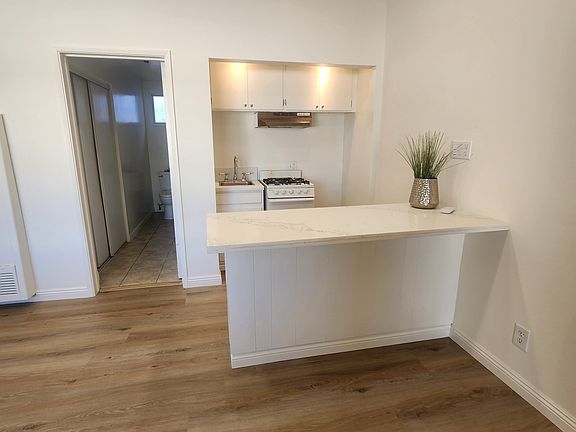 Kitchenette and Dining/ Counter Top