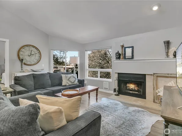 21925 7th Avenue S #124, Des Moines, WA 98198