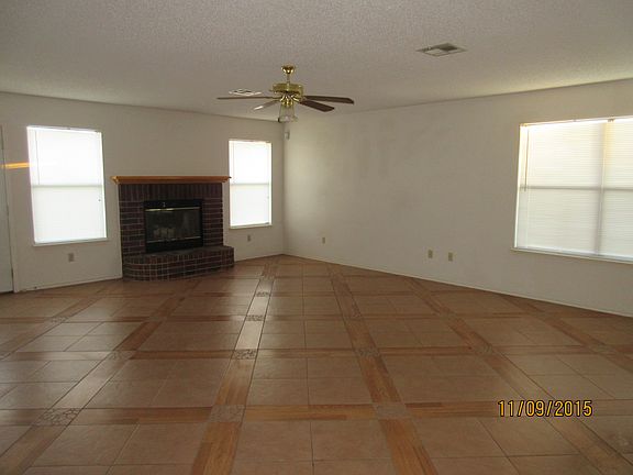 4th image of 2309 Dennis St