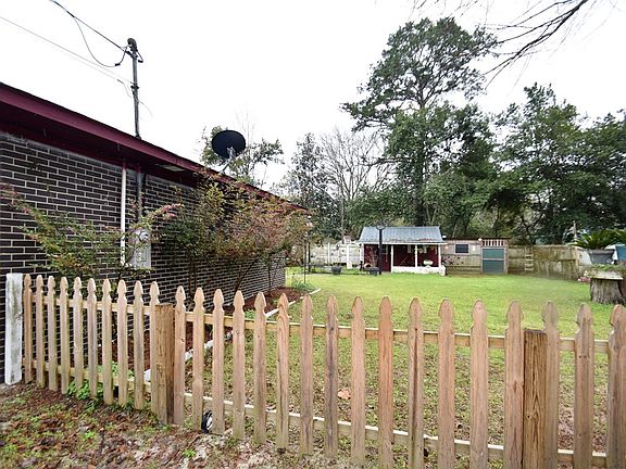 2nd image of 214 Thornwood Dr