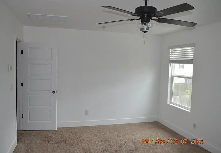 1663 Thistle Ln — Photo 10