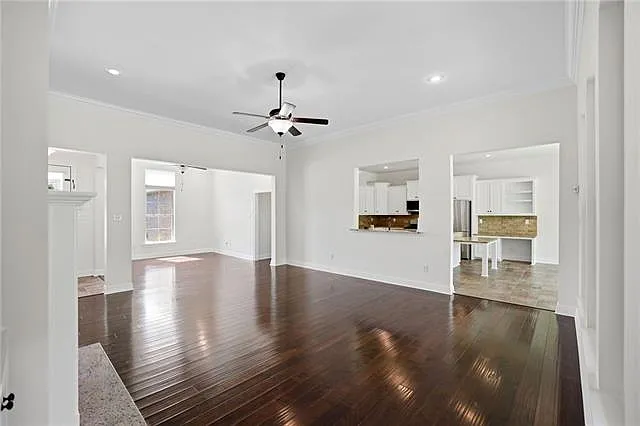 8929 Greenleaves Dr — Photo 5