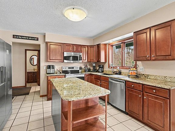 5th image of 2731 Hunters Point