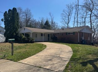 8125 Edmonton Ct, Springfield, VA 22152