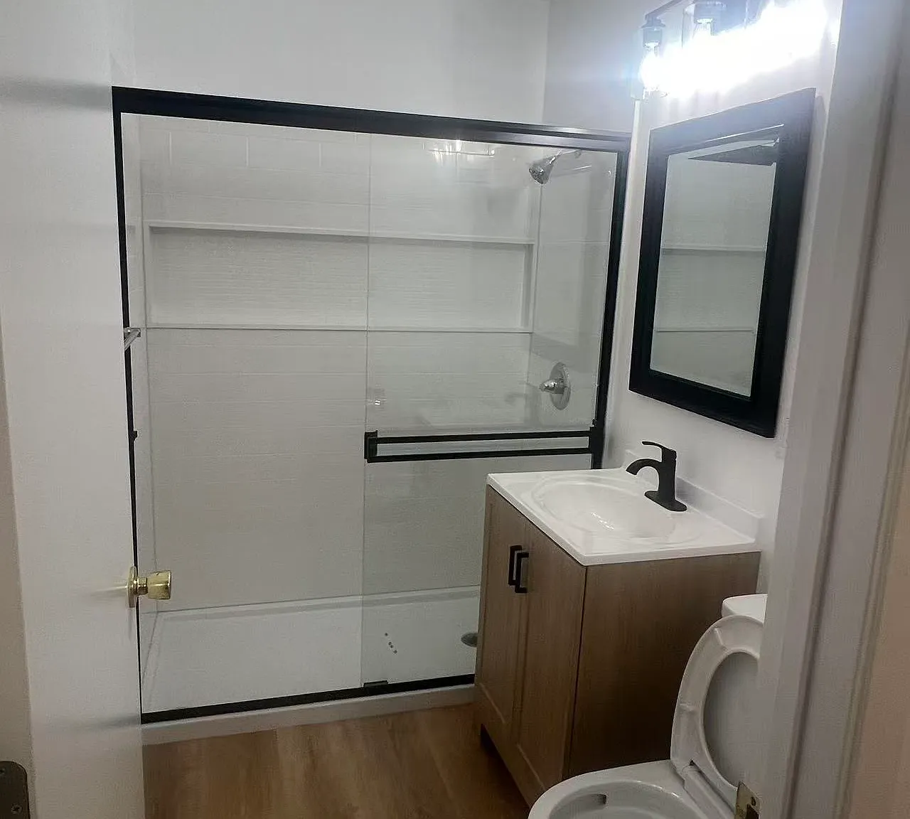2 bed, 800 sqft, $2,500 — Photo 1